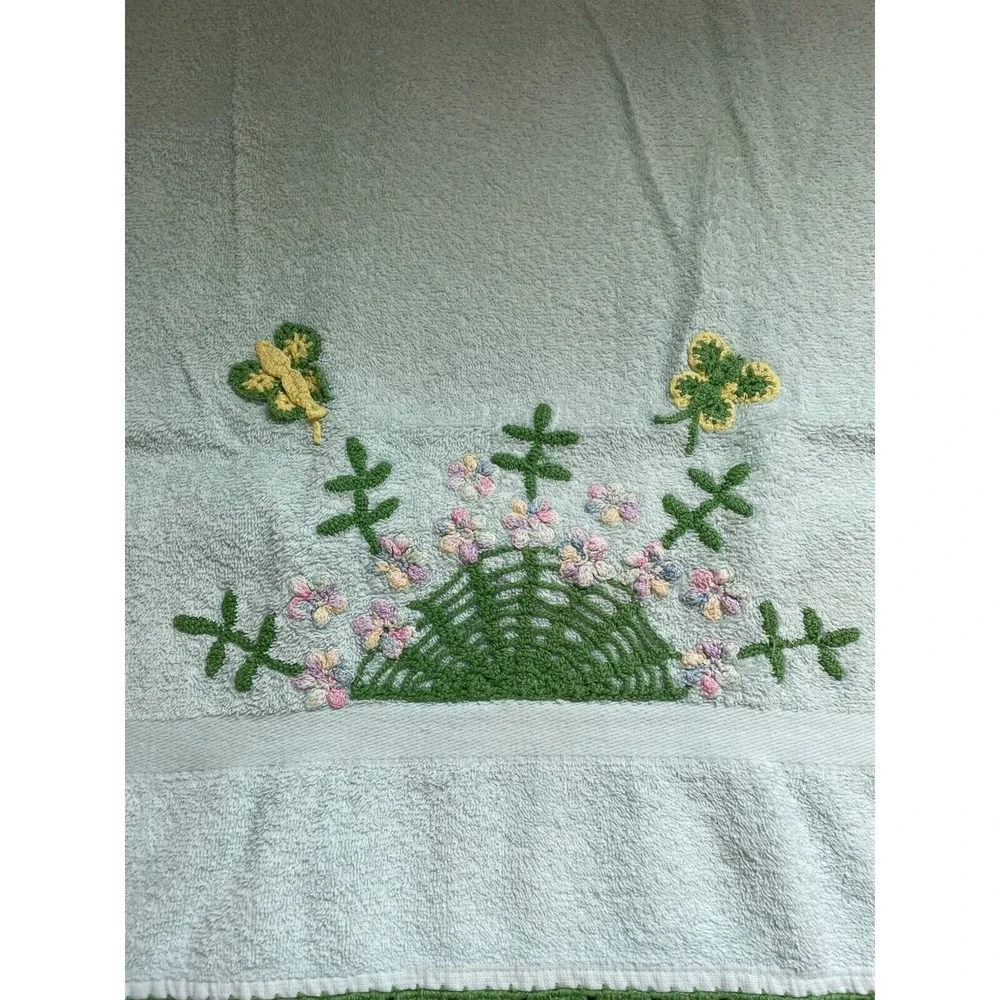 2 Vintage‎ Hand Crocheted and Embroiderd Bath Towels Flowers Butterflies
